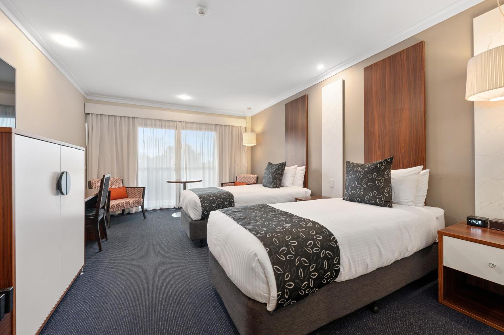 Quality Hotel Taylors Lakes Eksteriør bilde
