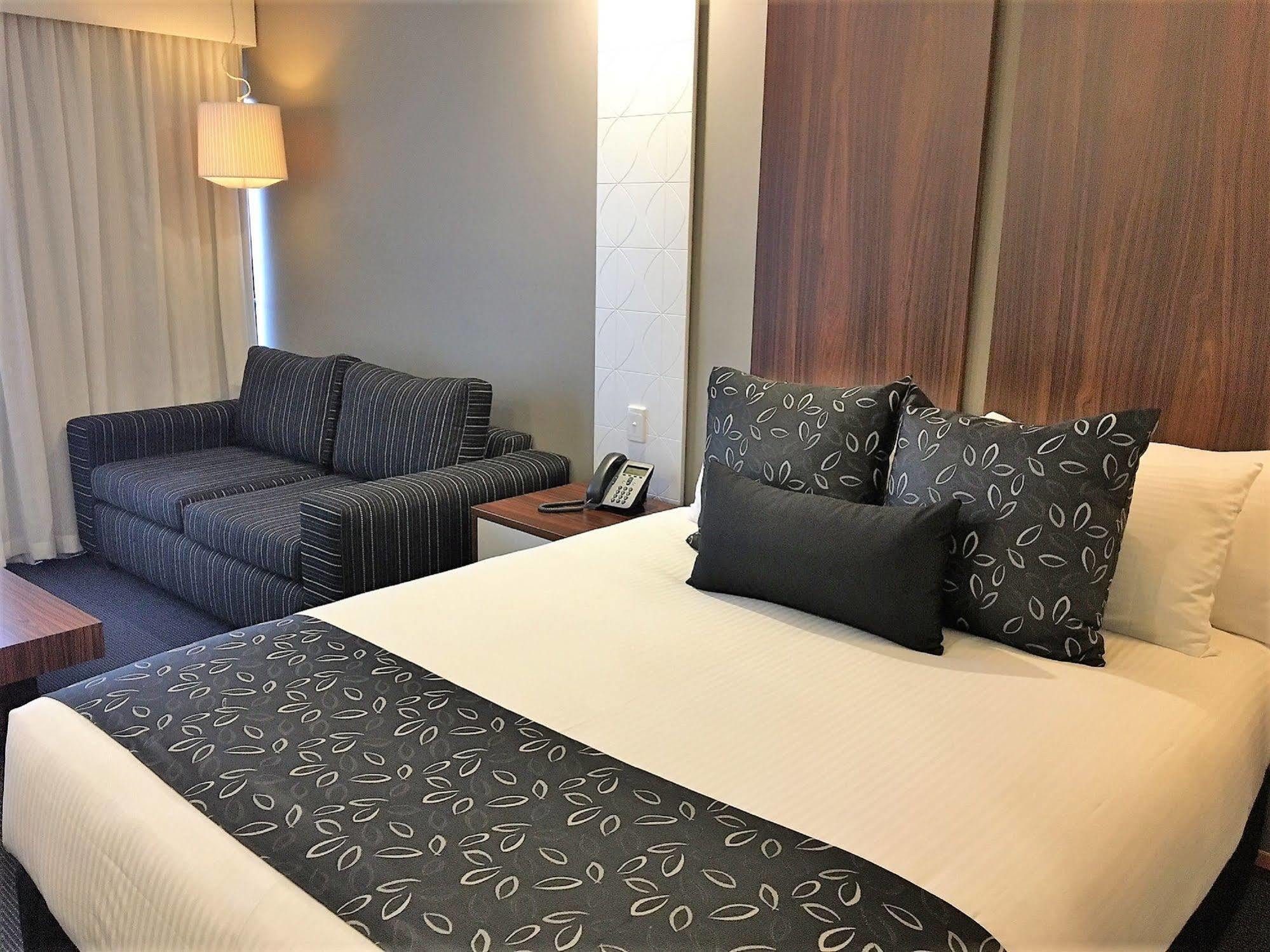 Quality Hotel Taylors Lakes Eksteriør bilde